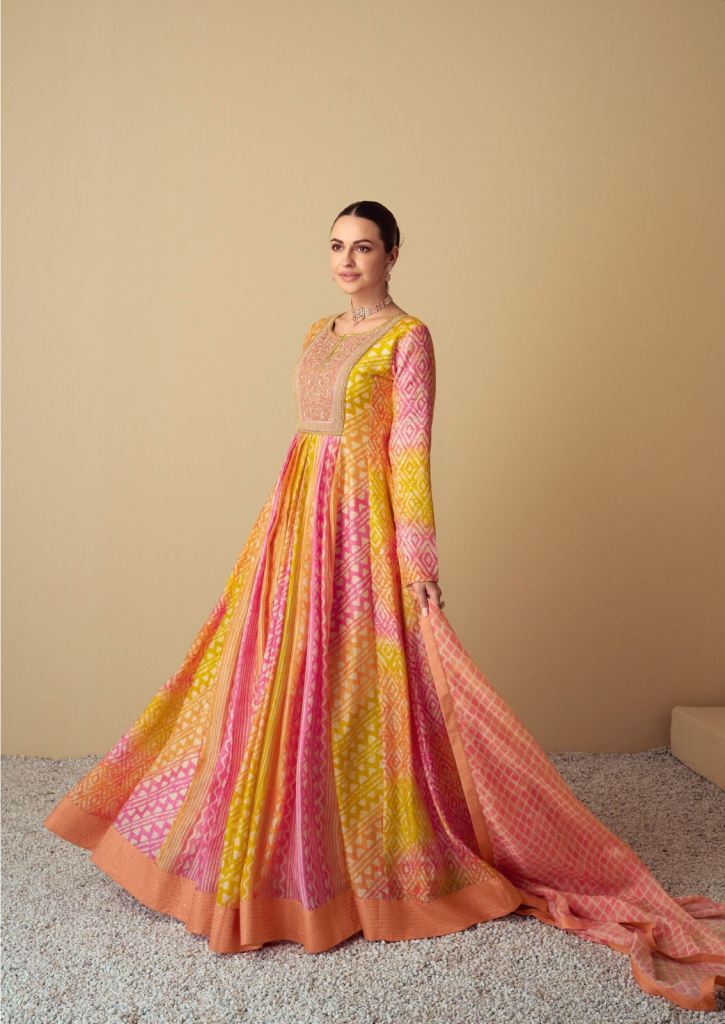 Gulkayra Vaari Gown With Dupatta